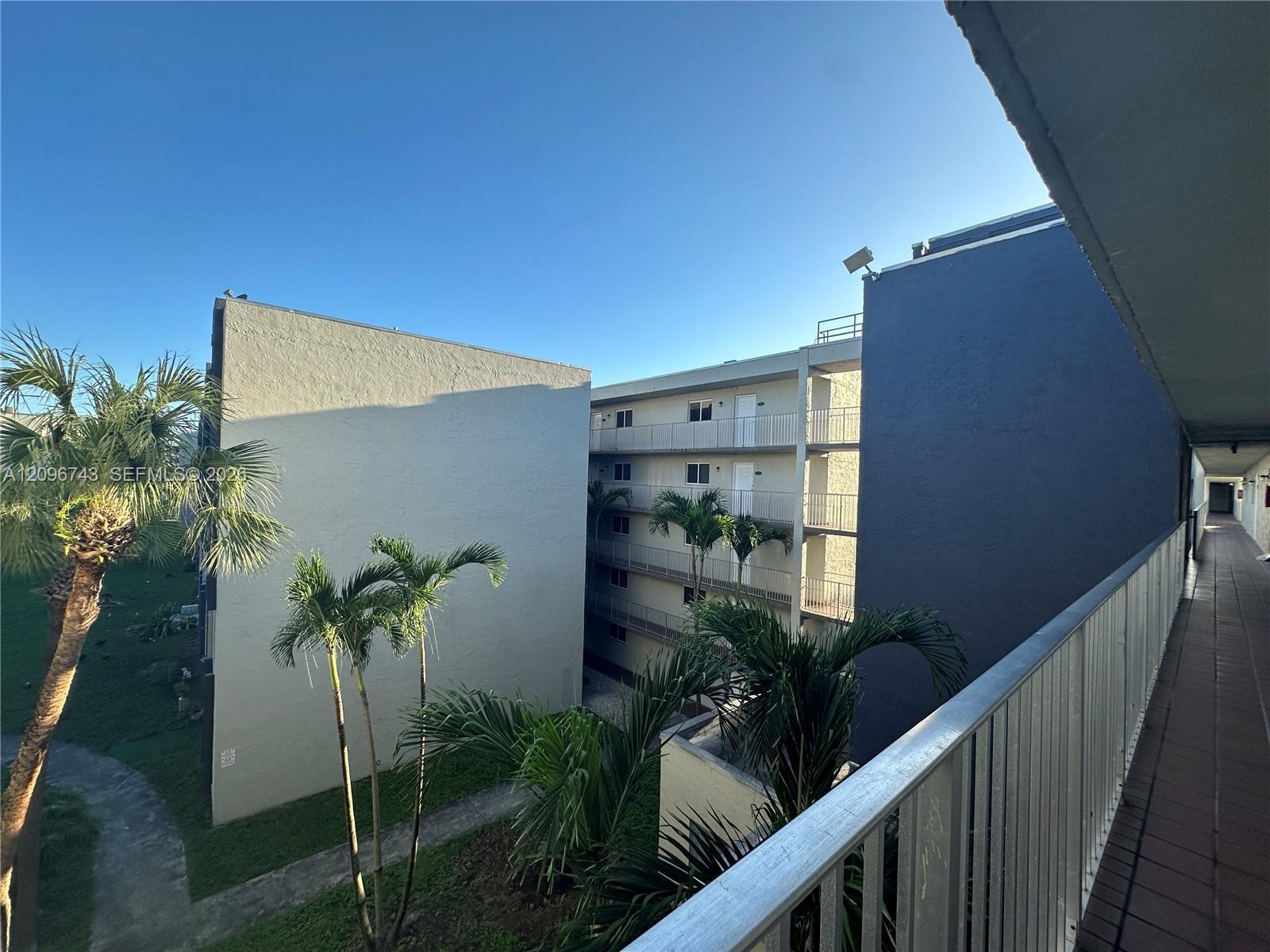 10000 NW 80th Ct # 2424, Hialeah Gardens FL 33016