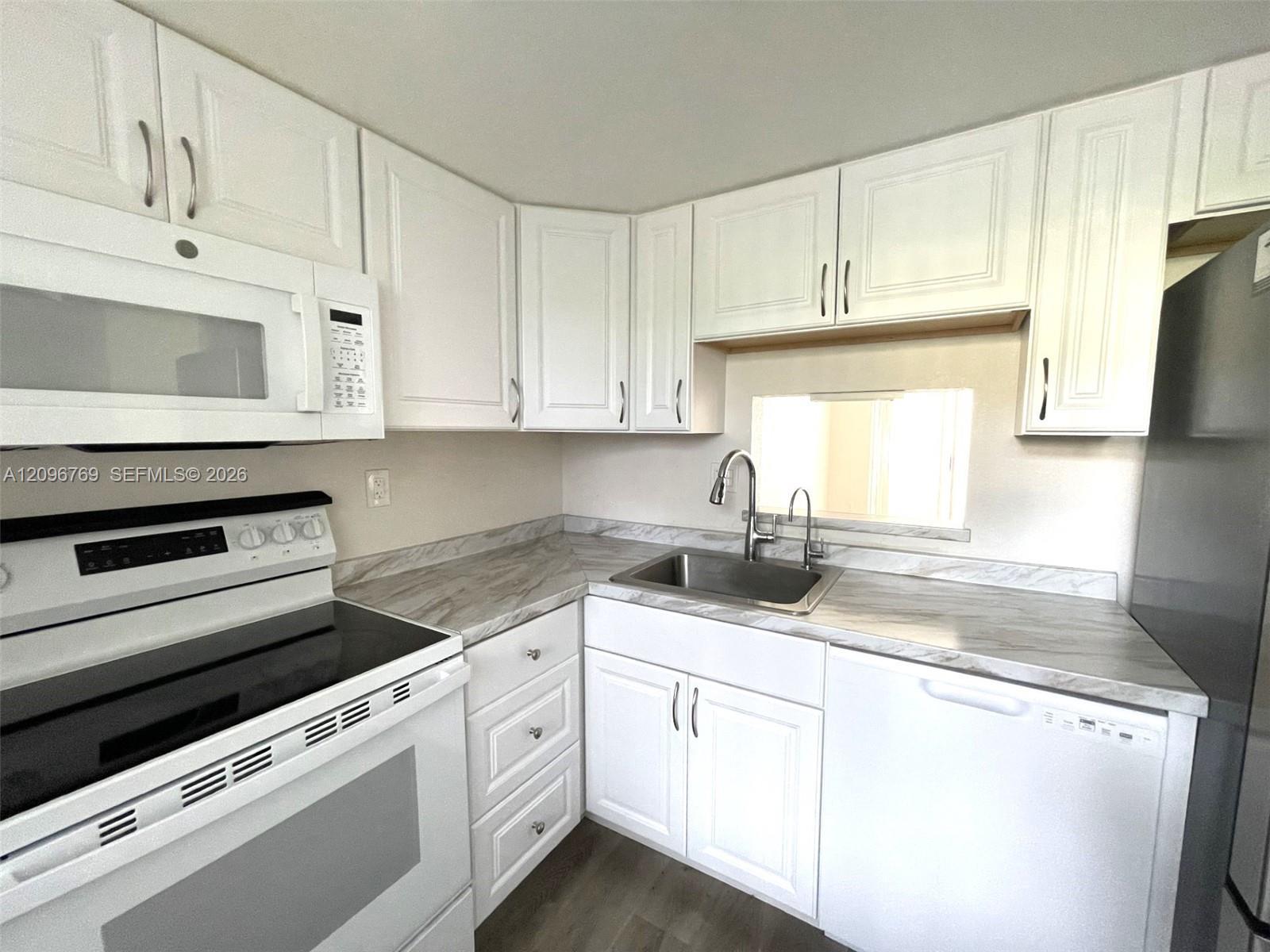 3099 NW 48th Ave # 157, Lauderdale Lakes FL 33313