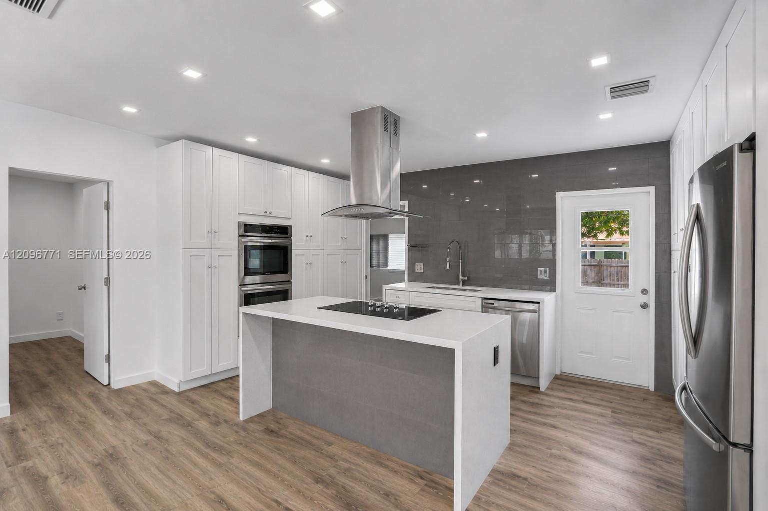 1081 NE 166th St, North Miami Beach FL 33162