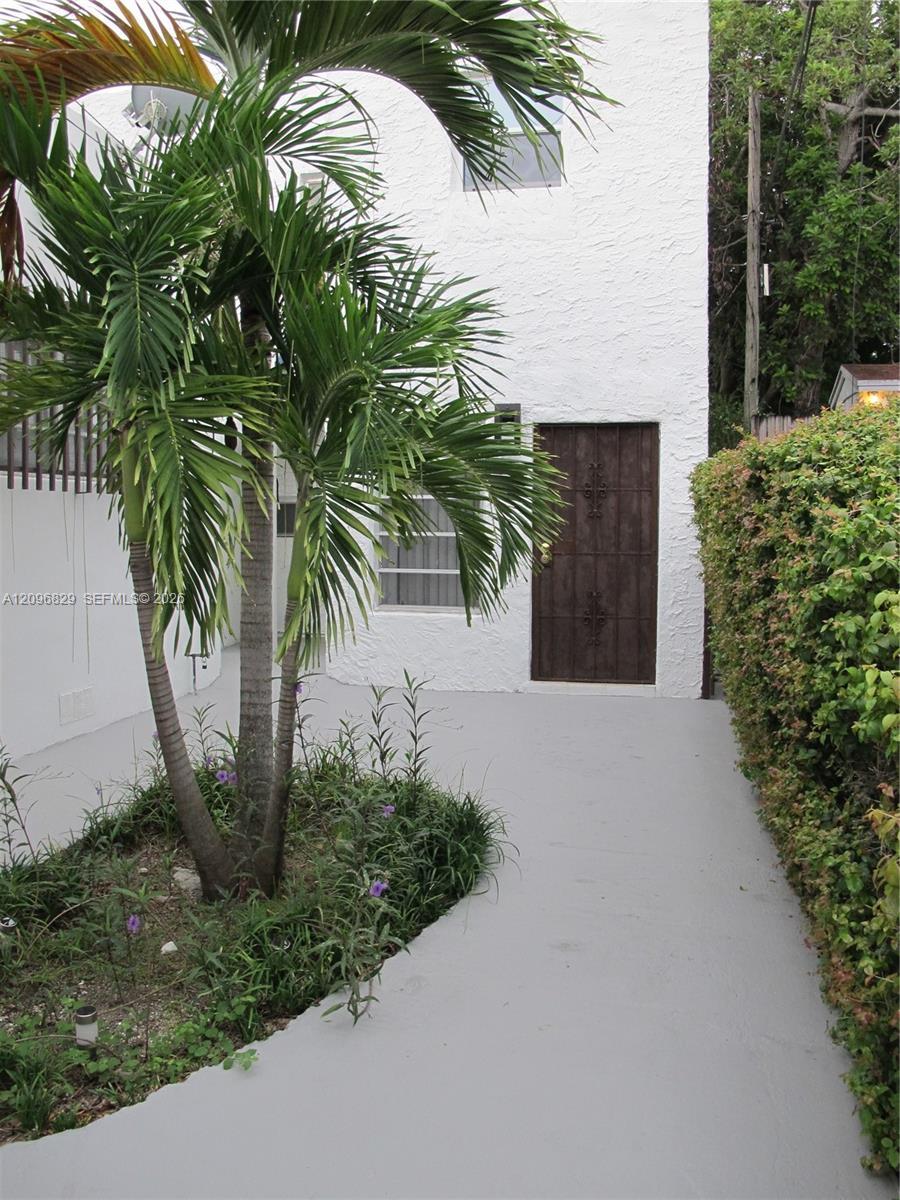926 SW 10th Ave, Miami FL 33130
