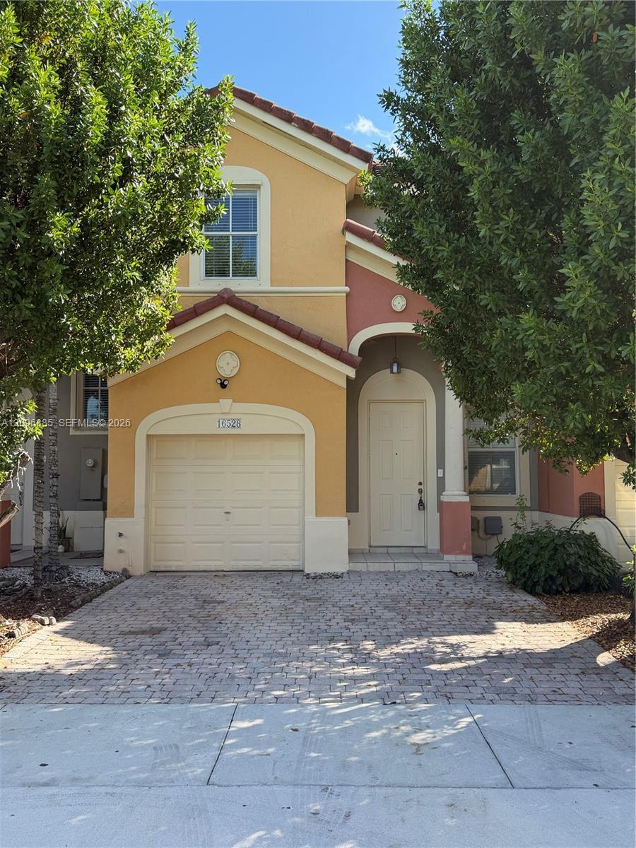 16528 SW 85th Ln, Miami FL 33193