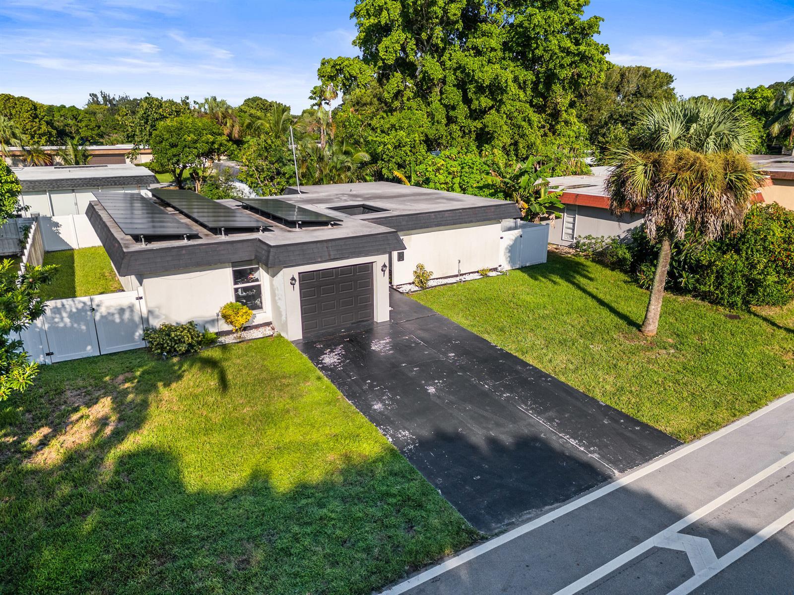 6408 Brookwood Boulevard, Tamarac FL 33321