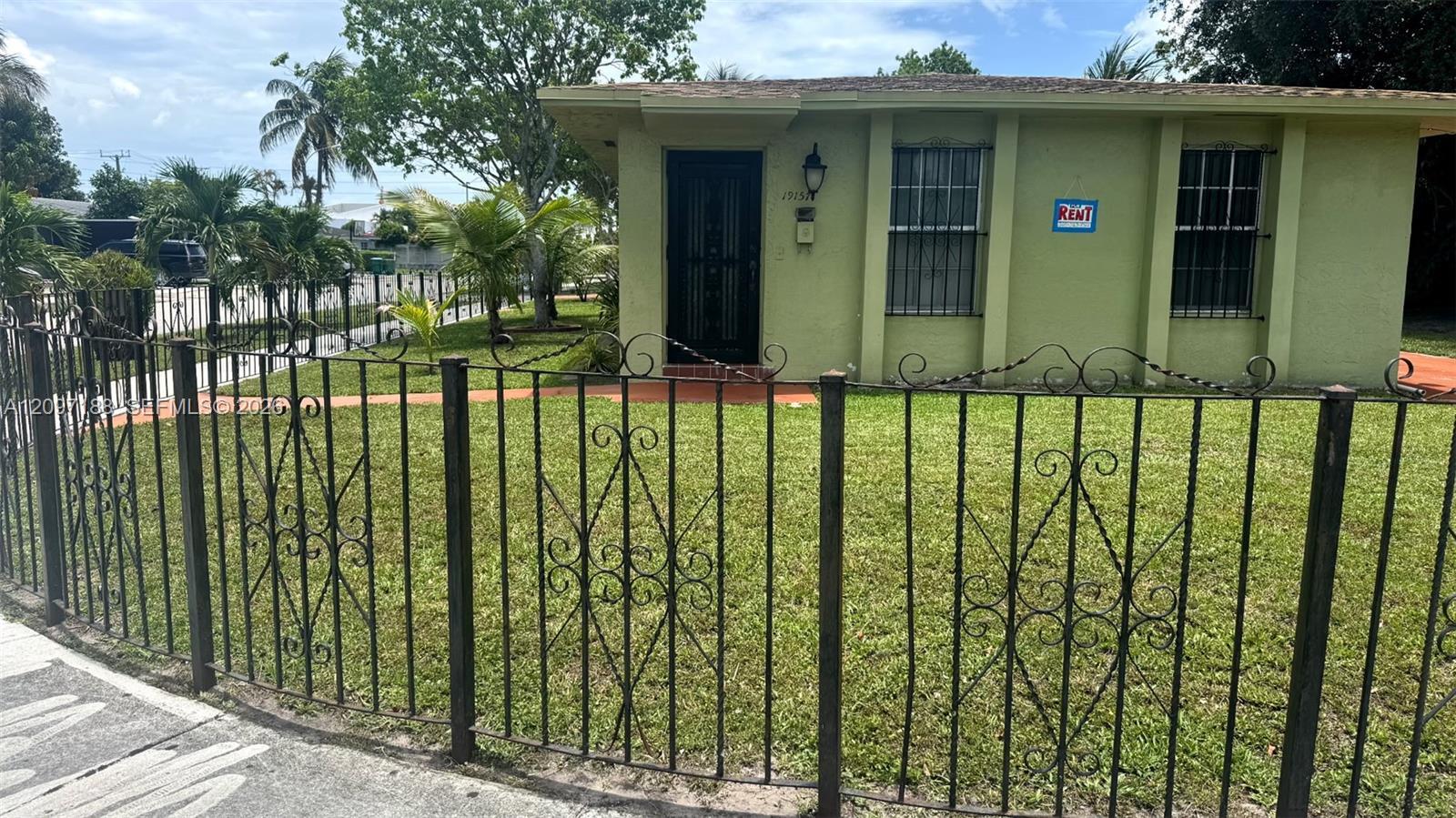 19155 NW 3rd Ave # 1, Miami Gardens FL 33169
