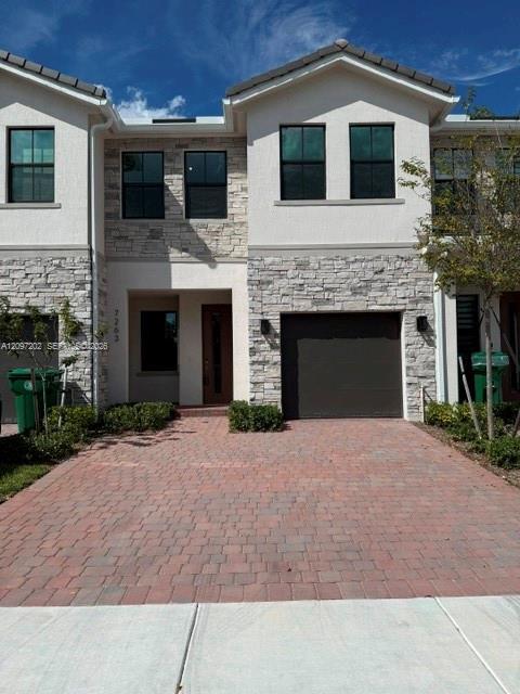 7263 SW 46 St, Davie FL 33314