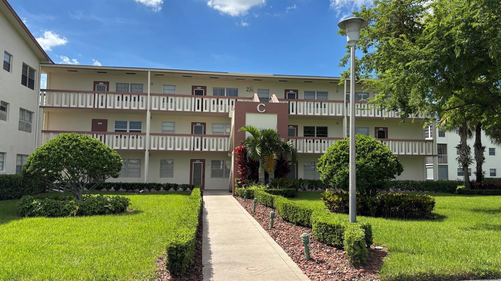 114 Preston Way, Boca Raton FL 33434