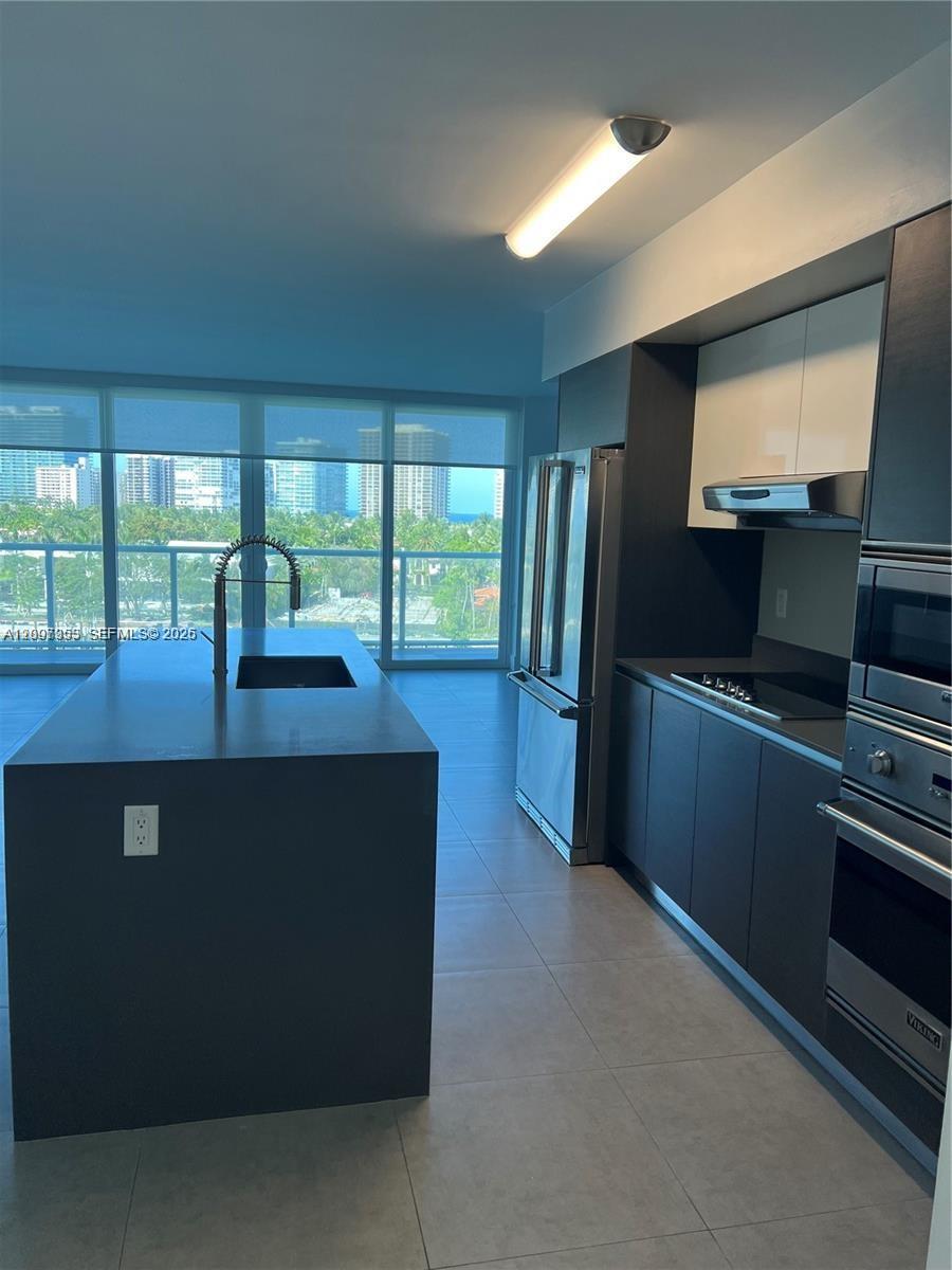 9821 E Bay Harbor Dr # 805, Bay Harbor Islands FL 33154