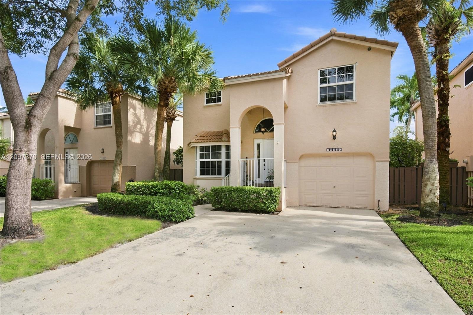 10830 NW 12th Pl, Plantation FL 33322