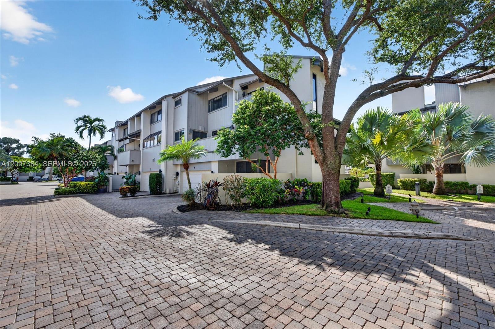 8 Port Side Dr # 8A, Fort Lauderdale FL 33316
