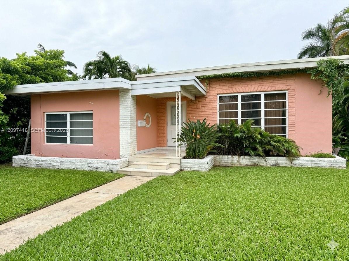 2141 NE 124th St, North Miami FL 33181