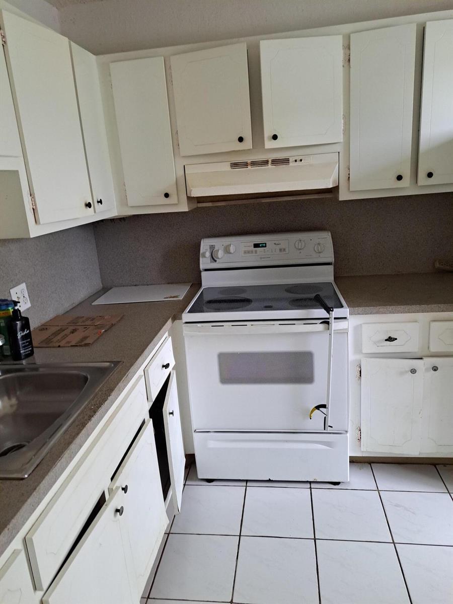 1280 NW 43RD Terrace # 108, Lauderhill FL 33313