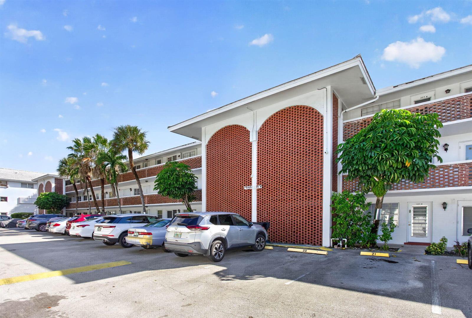 2050 NE 39th Street # W109, Lighthouse Point FL 33064