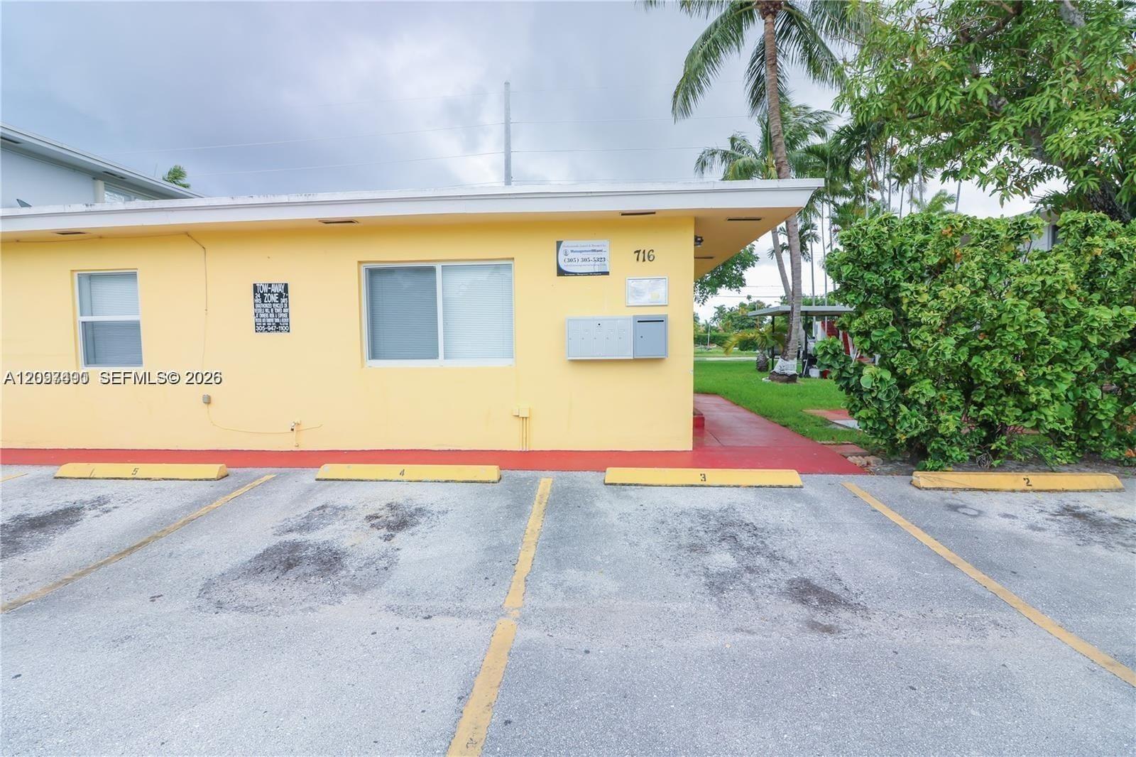 716 NE 8th St # 2, Hallandale Beach FL 33009