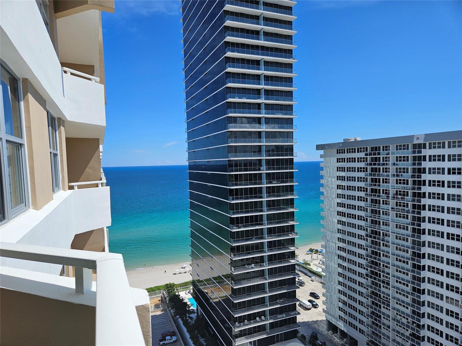 1980 S OCEAN Drive # 21L, Hallandale Beach FL 33009