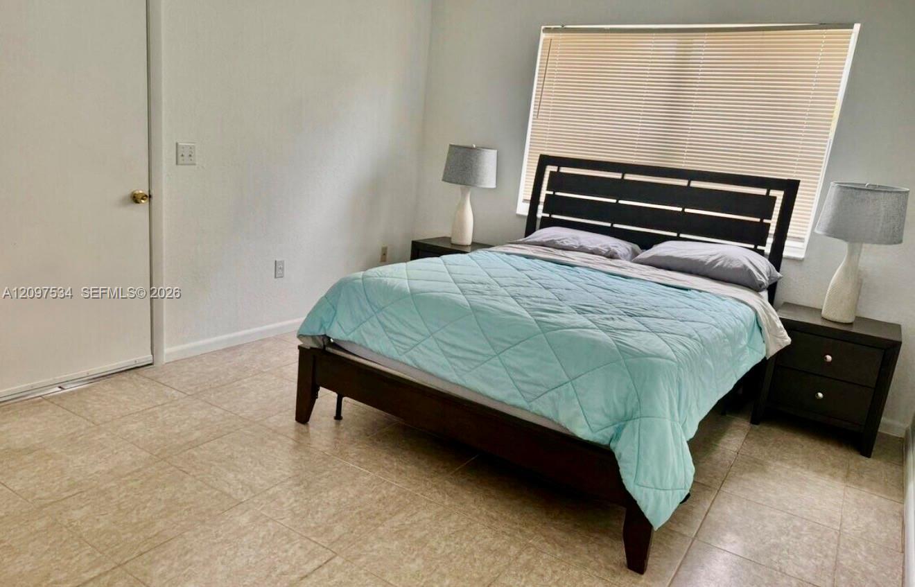 6505 Pines Pkwy # 2, Hollywood FL 33023