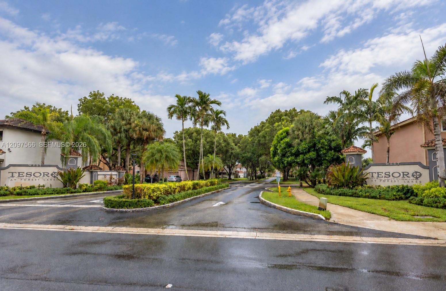 16448 SW 96 TE # 16448, Miami FL 33196