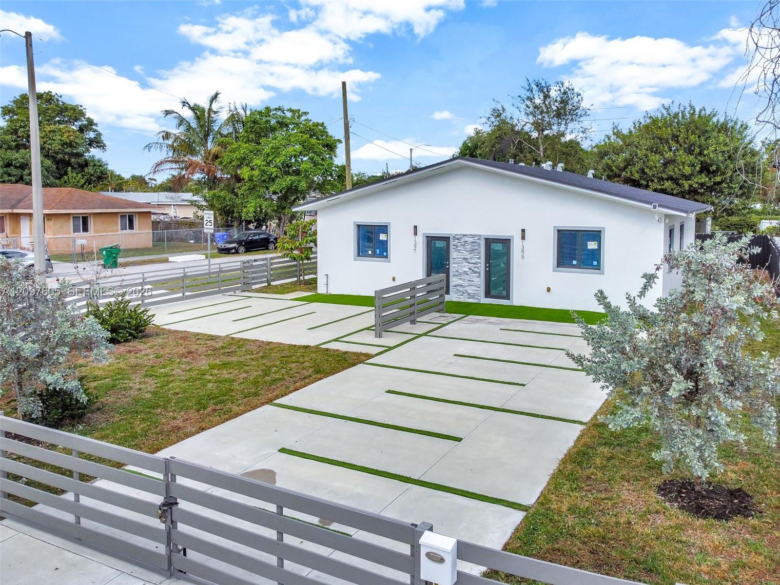 1397 NW 40th St # 1397, Miami FL 33142