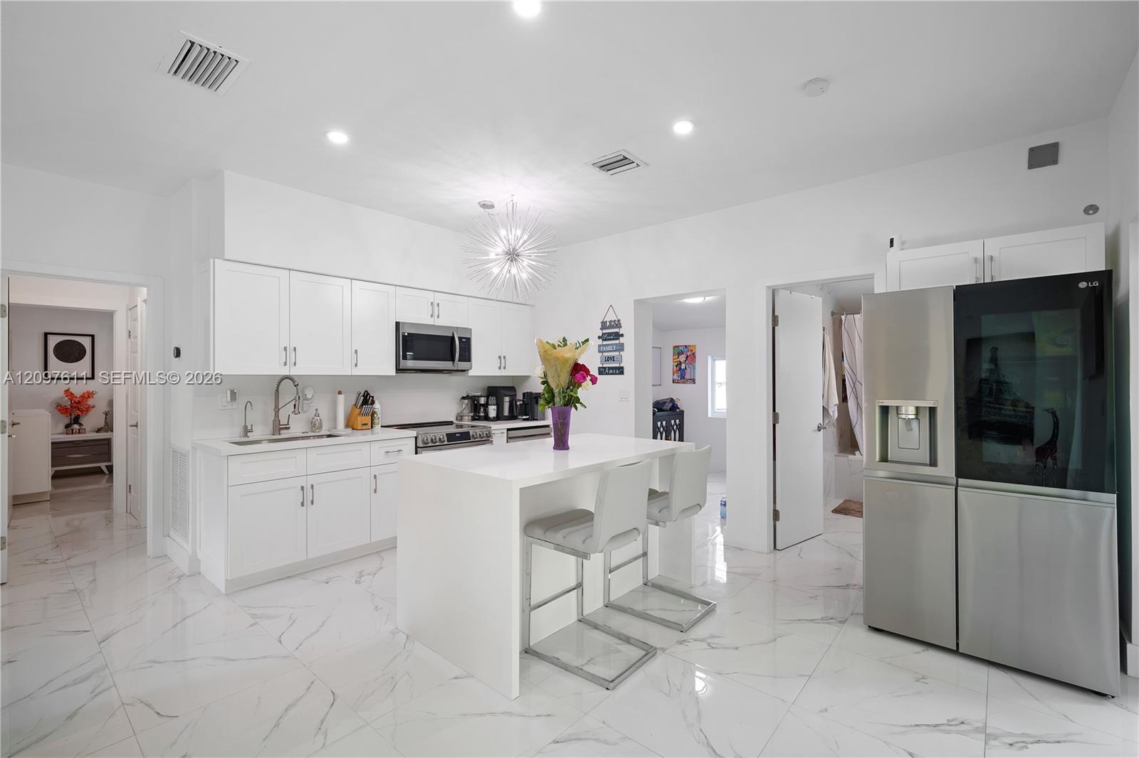 925 NE 4th St, Hallandale Beach FL 33009