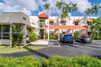 6405 NW 36th St, Virginia Gardens FL 33166