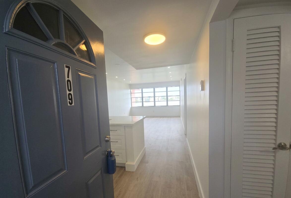 18555 NE 14TH Avenue # 709, Miami FL 33179