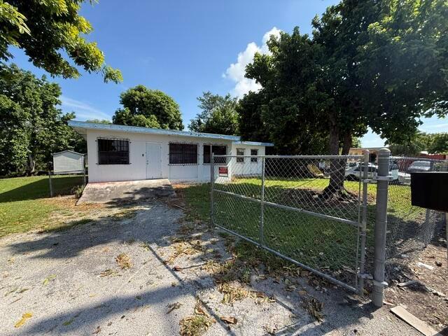 1421 NW Avenue D, Belle Glade FL 33430