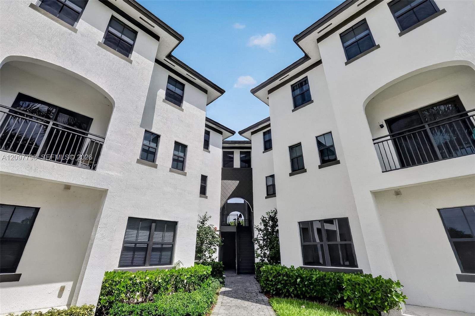 15650 SW 136th St # 212, Miami FL 33196