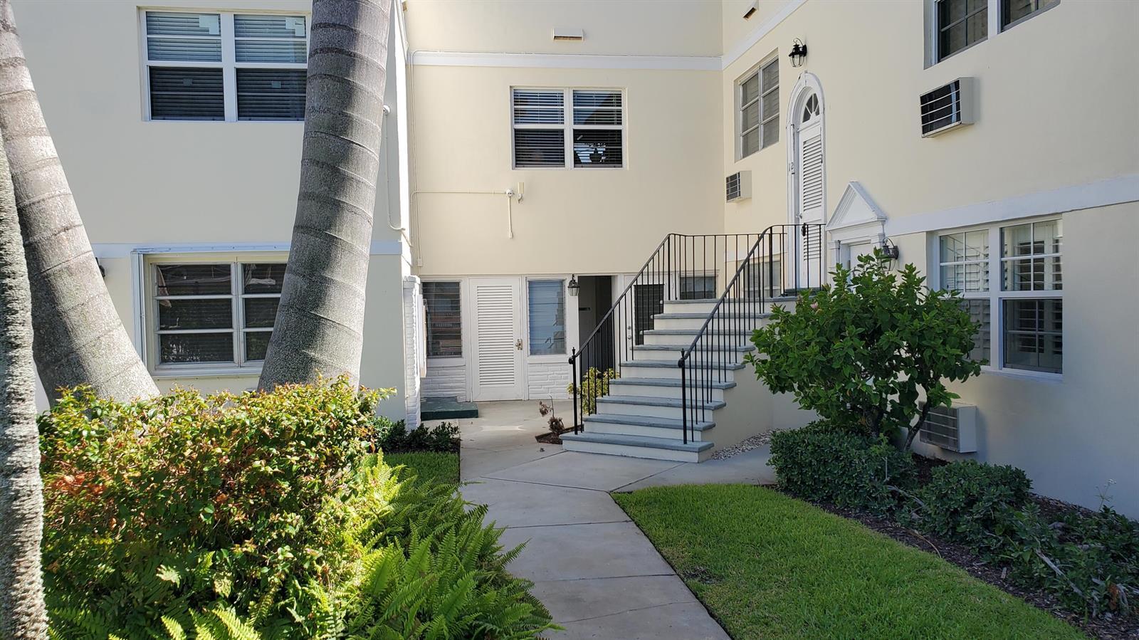 31 S Golfview Road, FL 33460