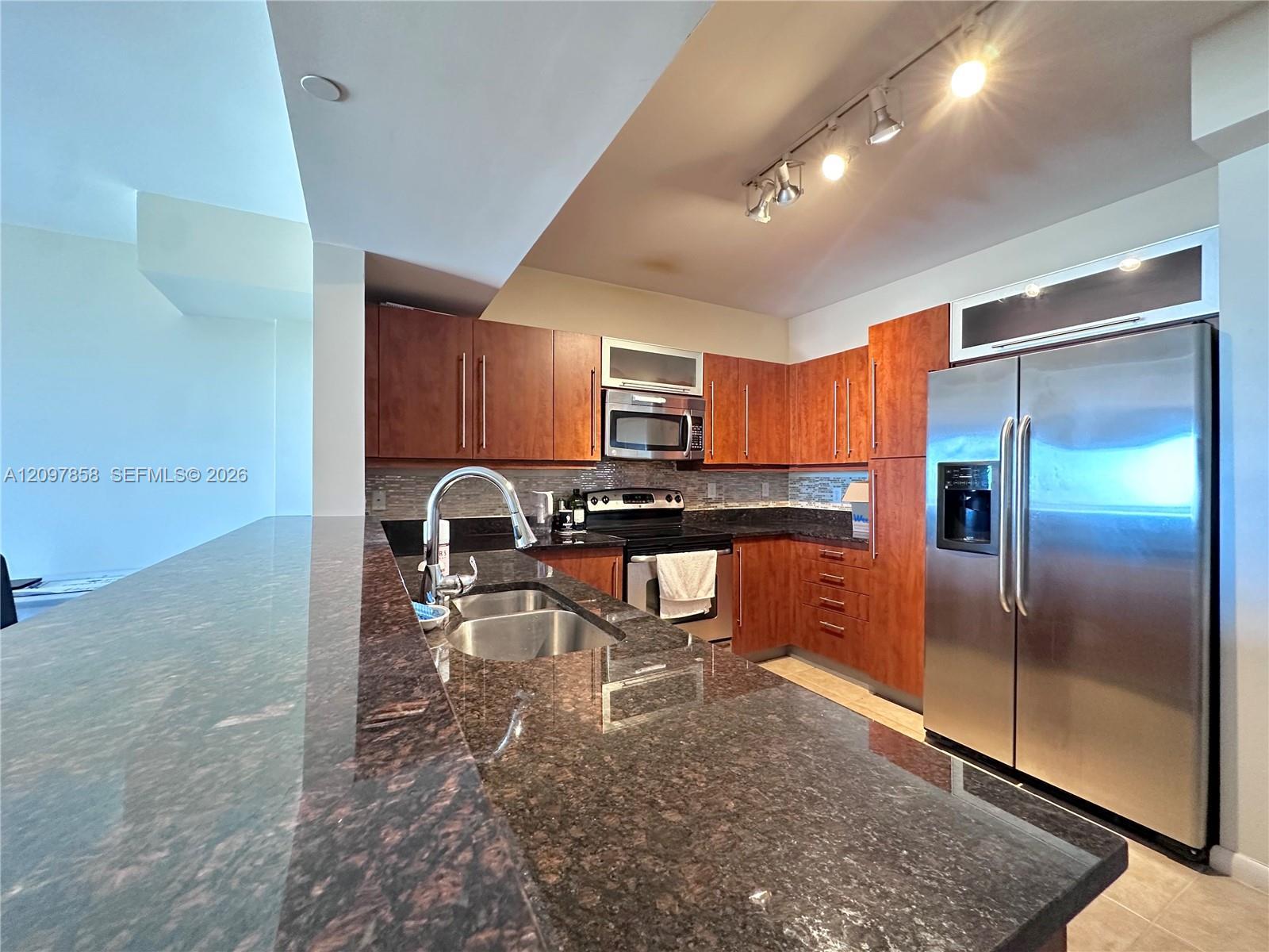 7350 SW 89th St # 2005S, Miami FL 33156