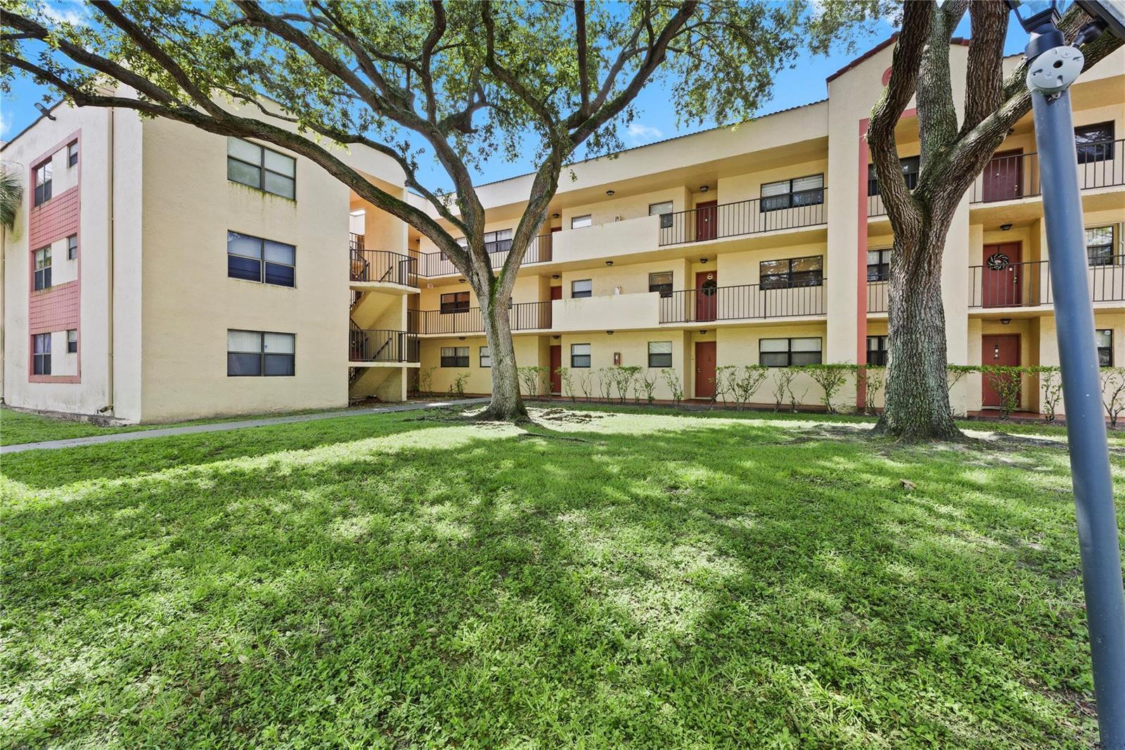 3199 FOXCROFT Road # 304, Miramar FL 33025