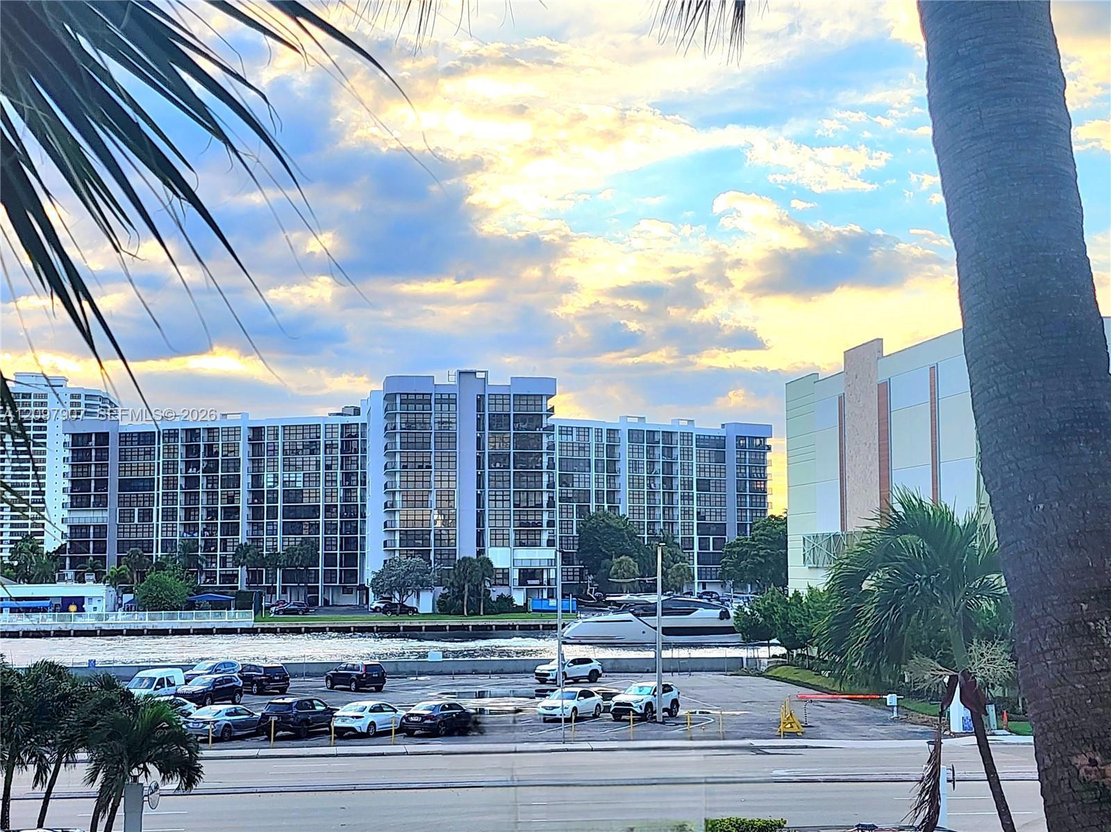 3505 S Ocean Dr # 204, Hollywood FL 33019