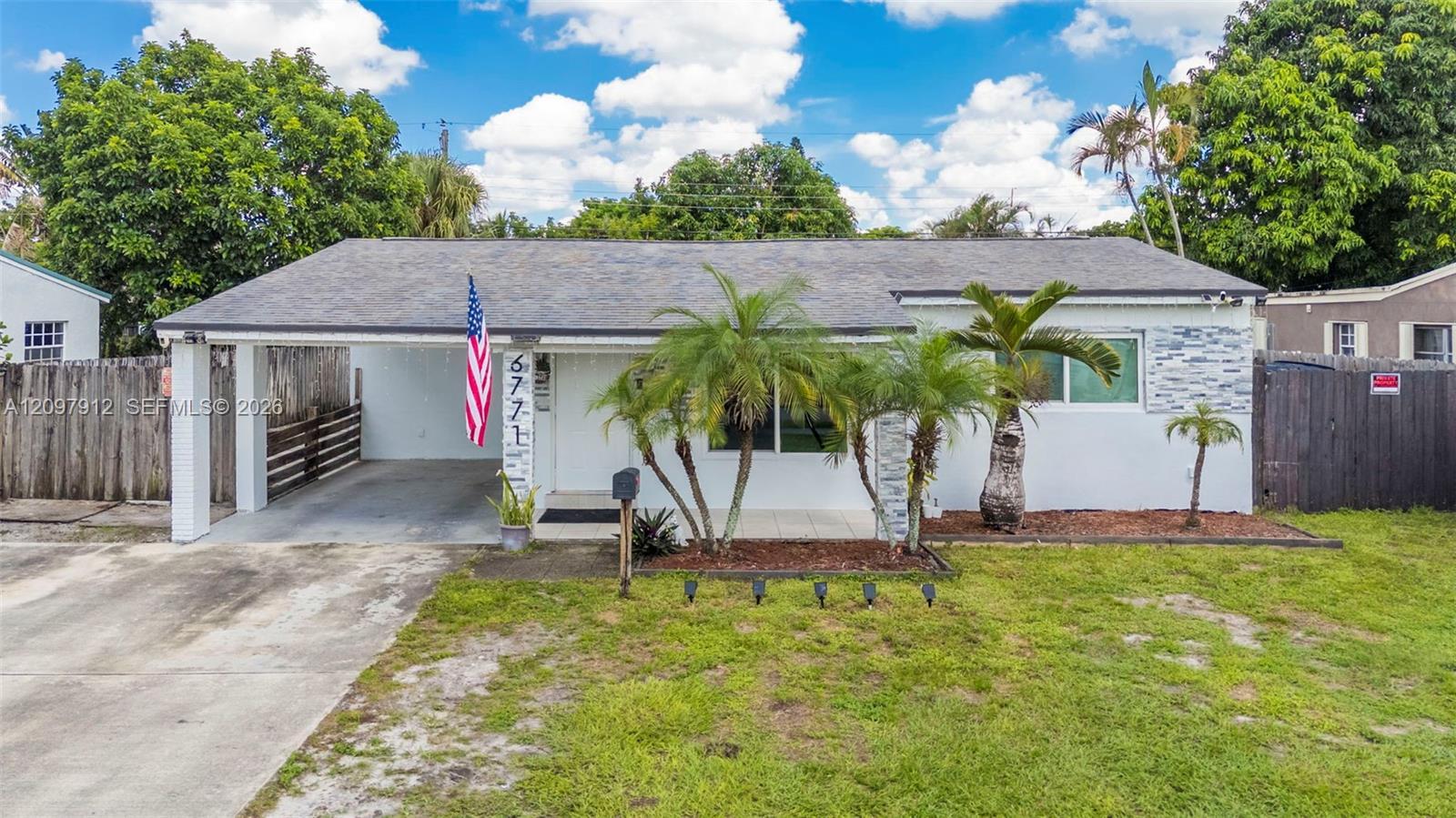 6771 Harding St, Hollywood FL 33024
