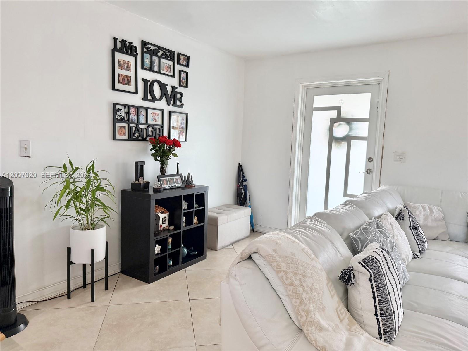 720 SW 64th Way, Pembroke Pines FL 33023