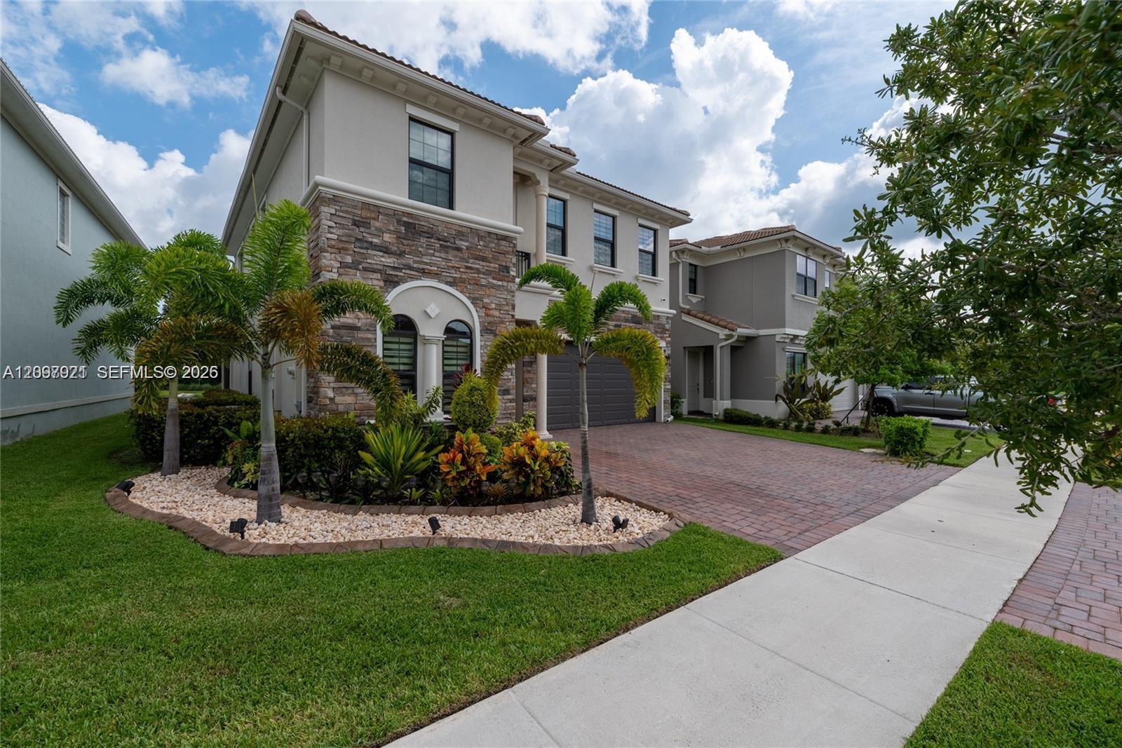 8475 NW 39th Ct, Coral Springs FL 33065