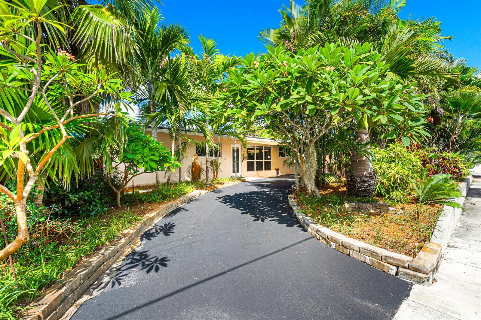 3697 NE 16TH Avenue, Oakland Park FL 33334
