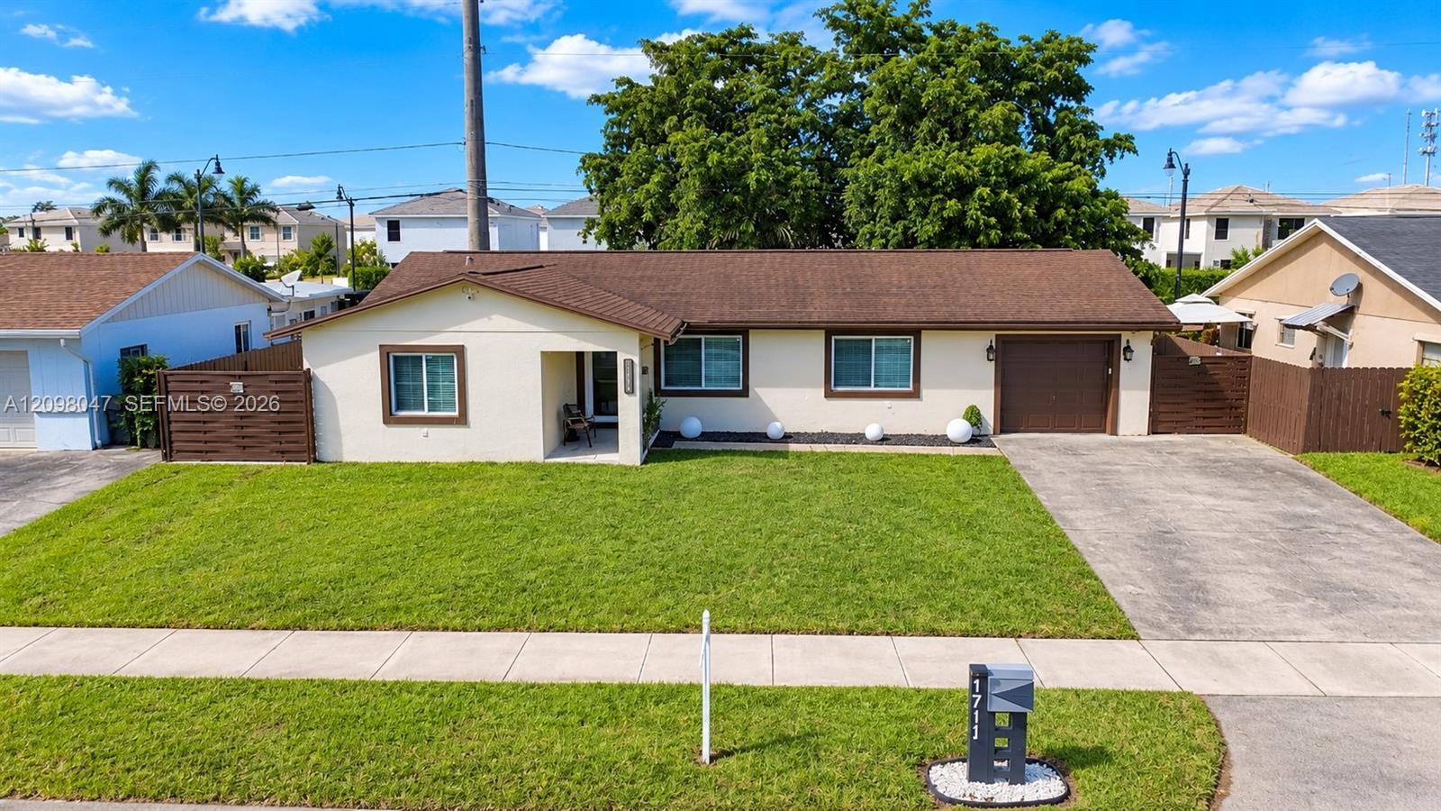 1711 N Anhinga Ln, Homestead FL 33035