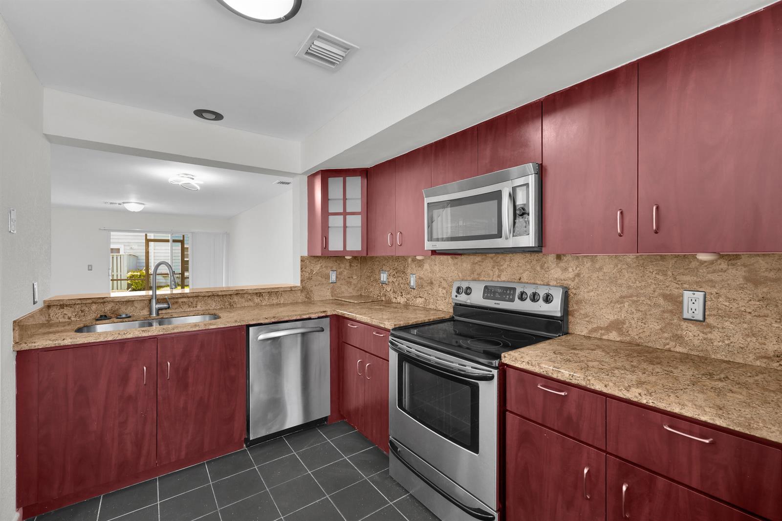 2164 CHAMPIONS Way, North Lauderdale FL 33068