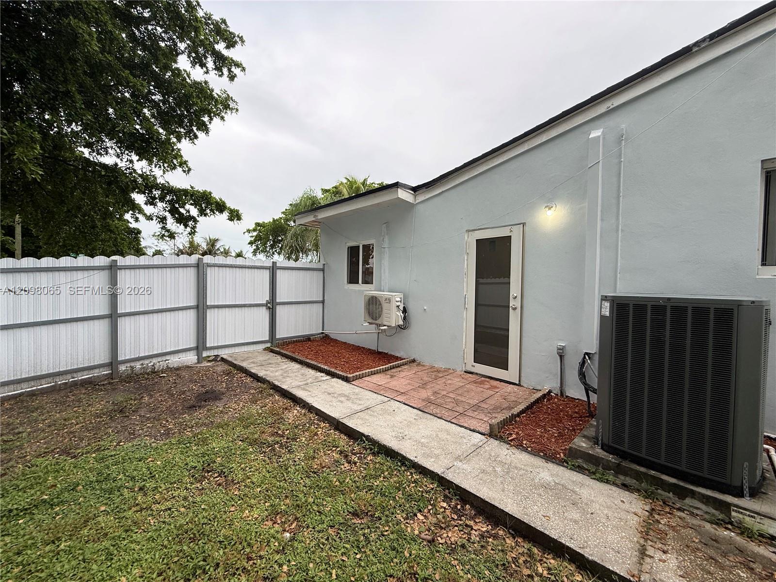 840 N 70th Way # 0, Hollywood FL 33024