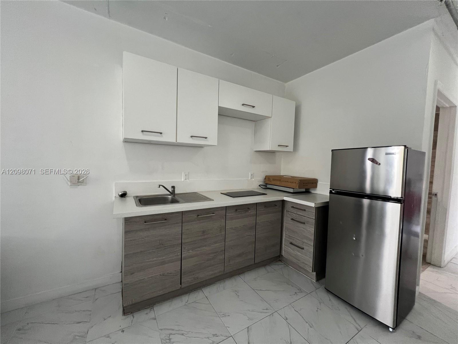 542 SW 3rd St # F1, Miami FL 33130