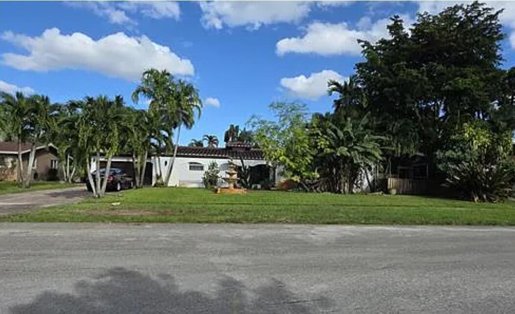 690 NW 68TH Avenue, Plantation FL 33317