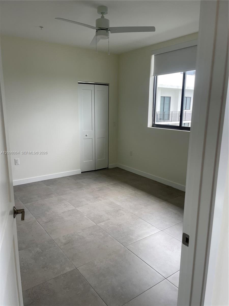 16395 Biscayne Blvd # 2011, North Miami Beach FL 33160