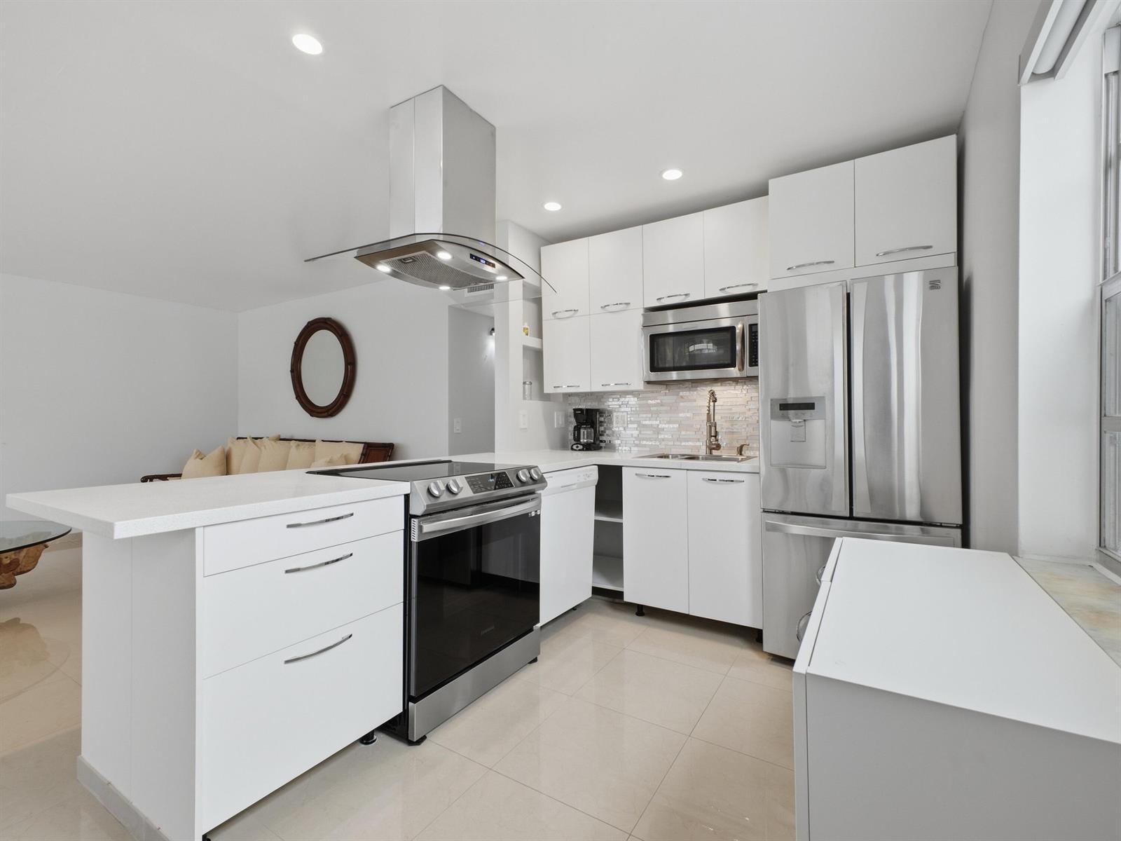 471 Capri J, Delray Beach FL 33484