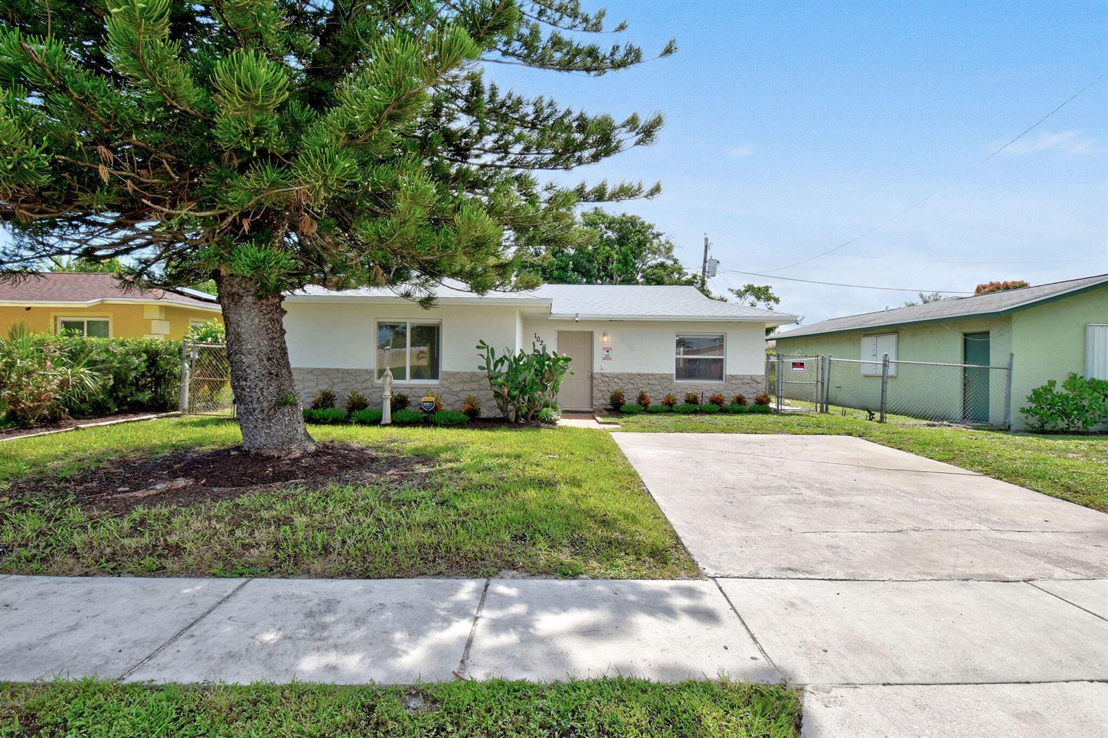 1025 W 7TH Street, Riviera Beach FL 33404