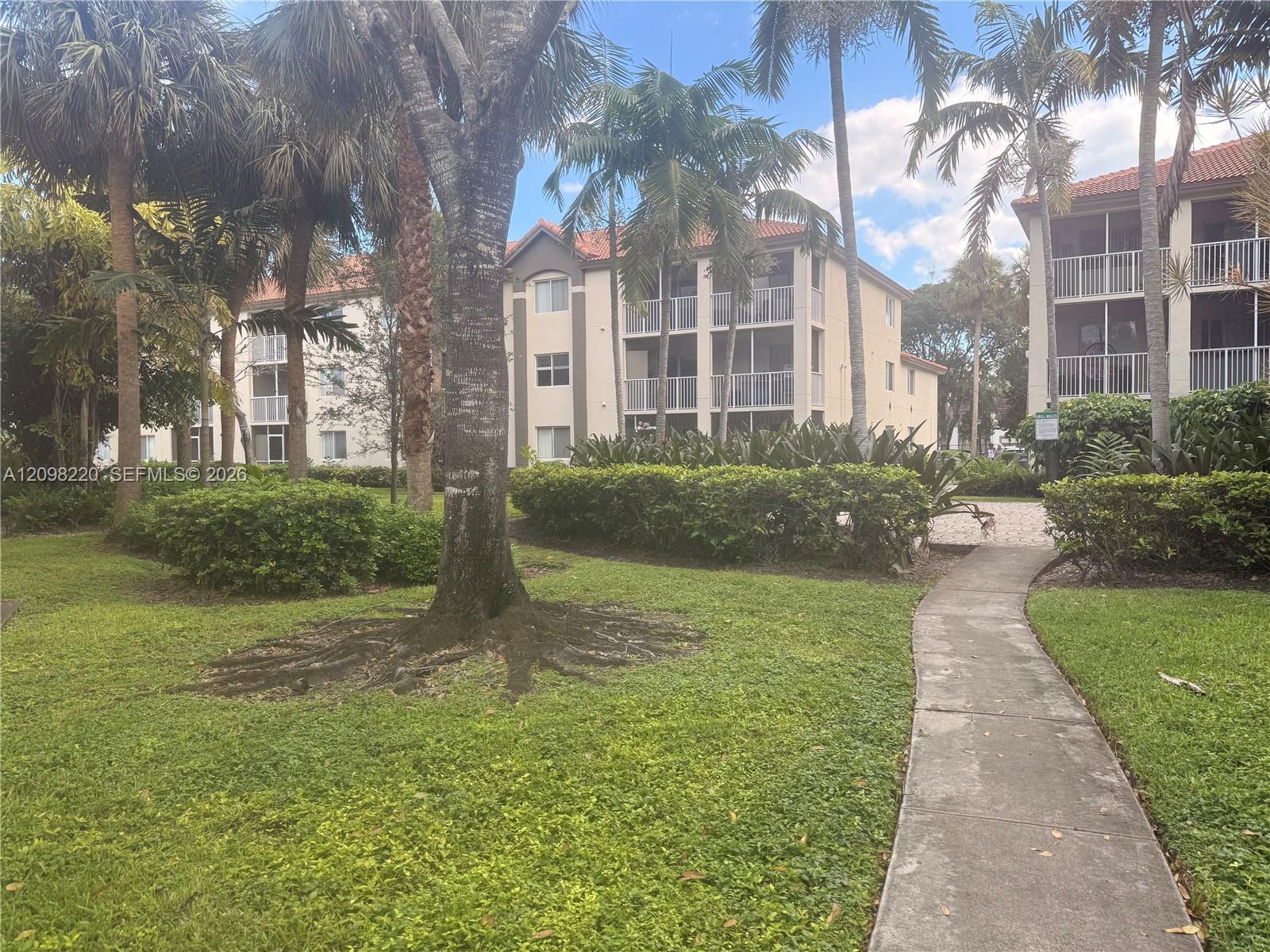 430 S Park Rd # 302, Hollywood FL 33021