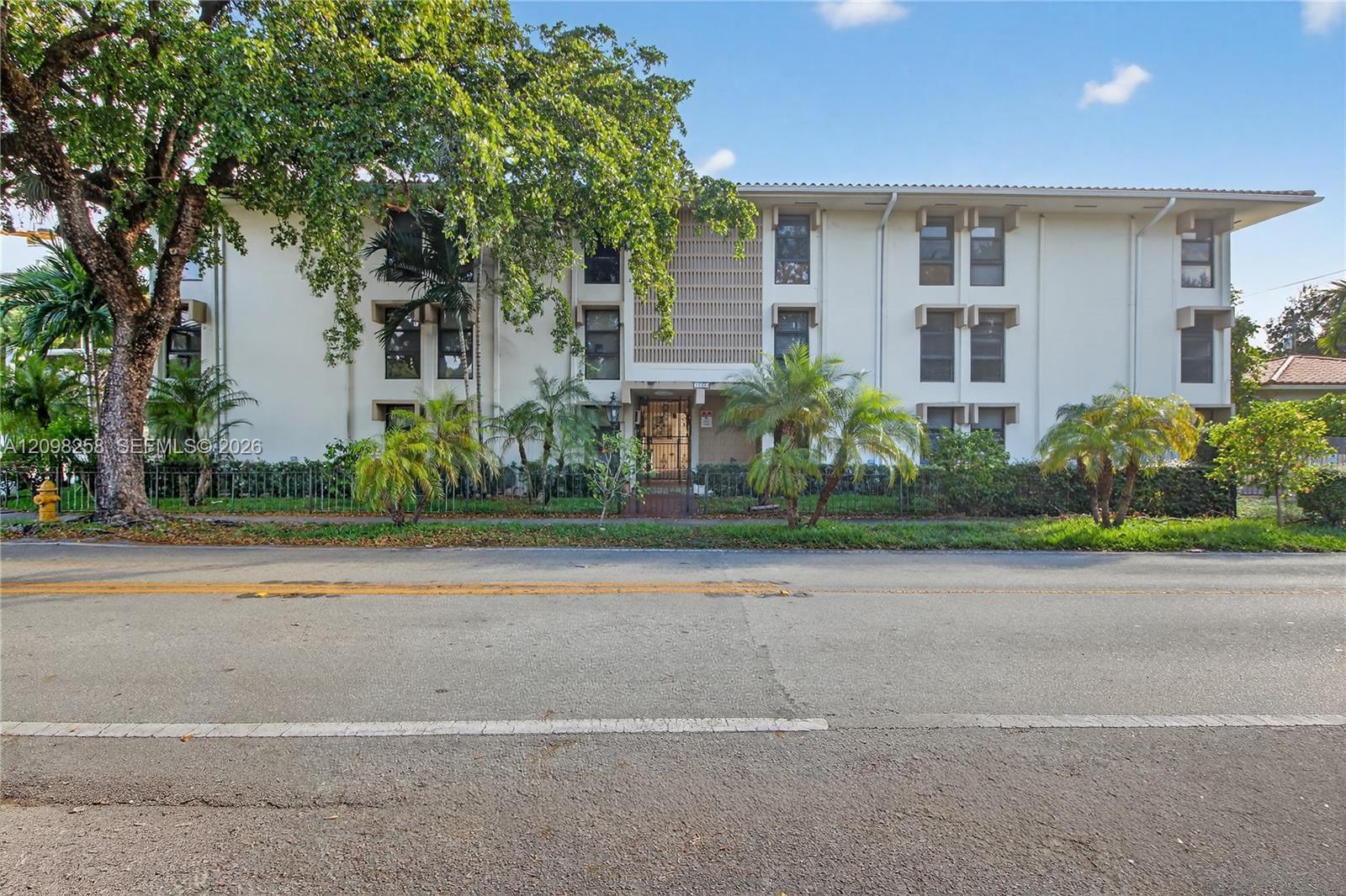 1600 S Le Jeune Rd # 7, Coral Gables FL 33134