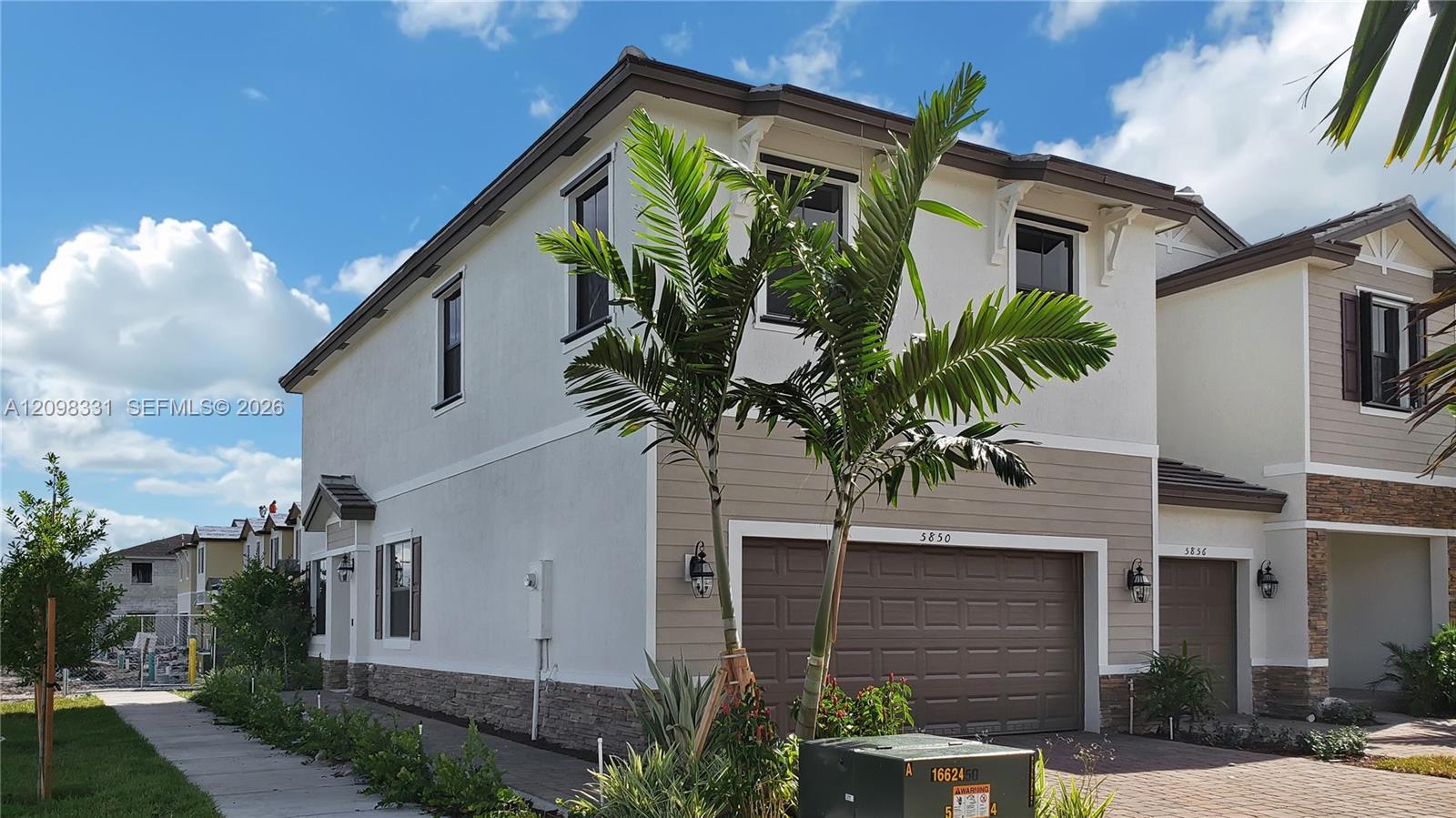 5850 Clydesdale Ct, Davie FL 33314