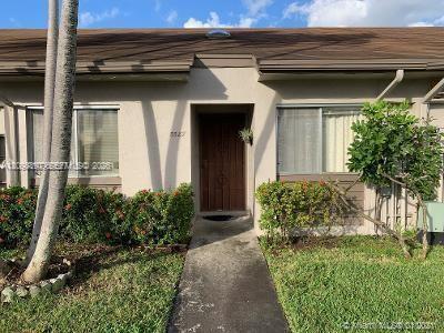 5587 Park Rd, Dania Beach FL 33312