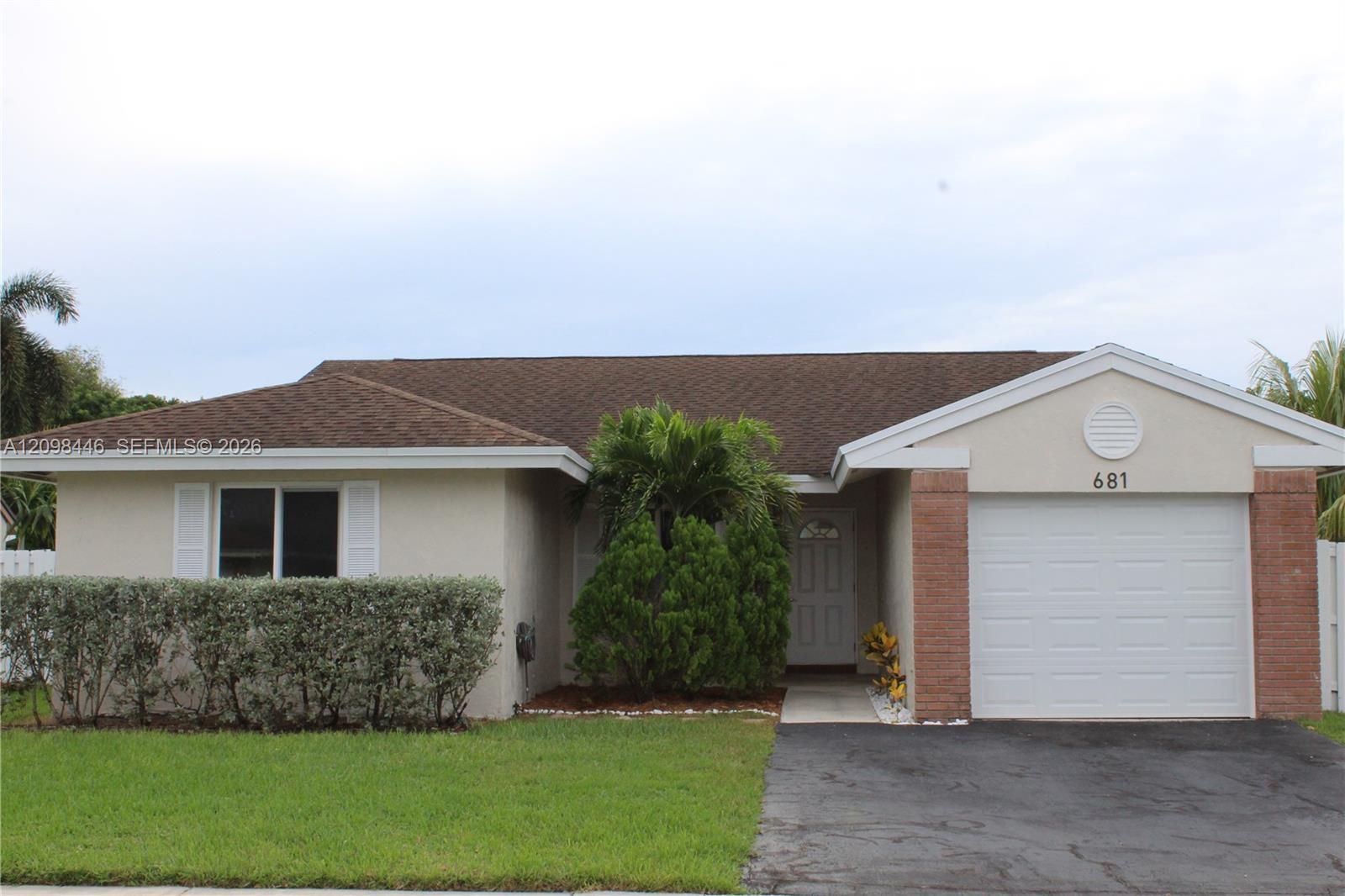 681 Pine Ridge Ter # 681, Davie FL 33325