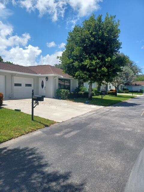 9825 Walnut Tree Way, Boynton Beach FL 33436