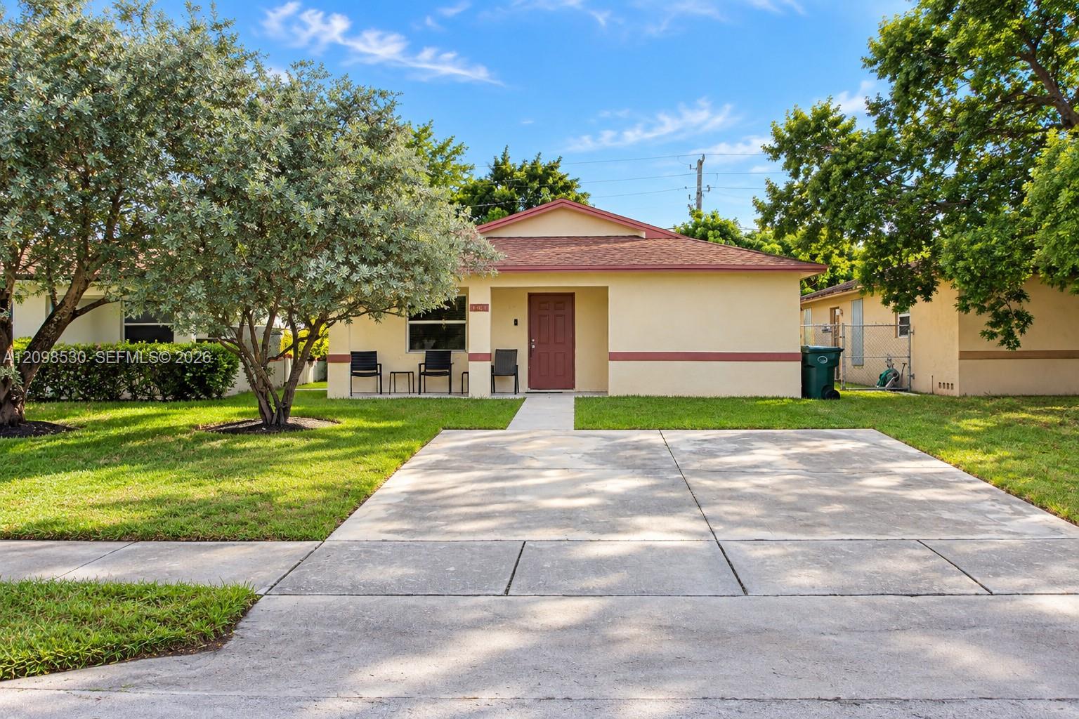 211 NE 35th St, Oakland Park FL 33334