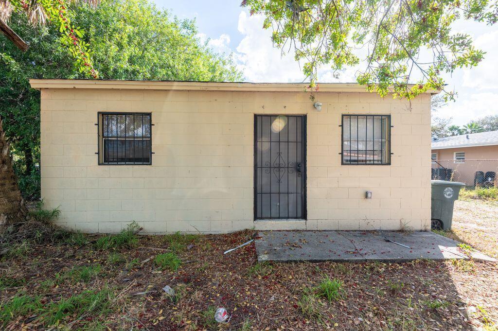 2516 Ave L Unit b, Fort Pierce FL 34947