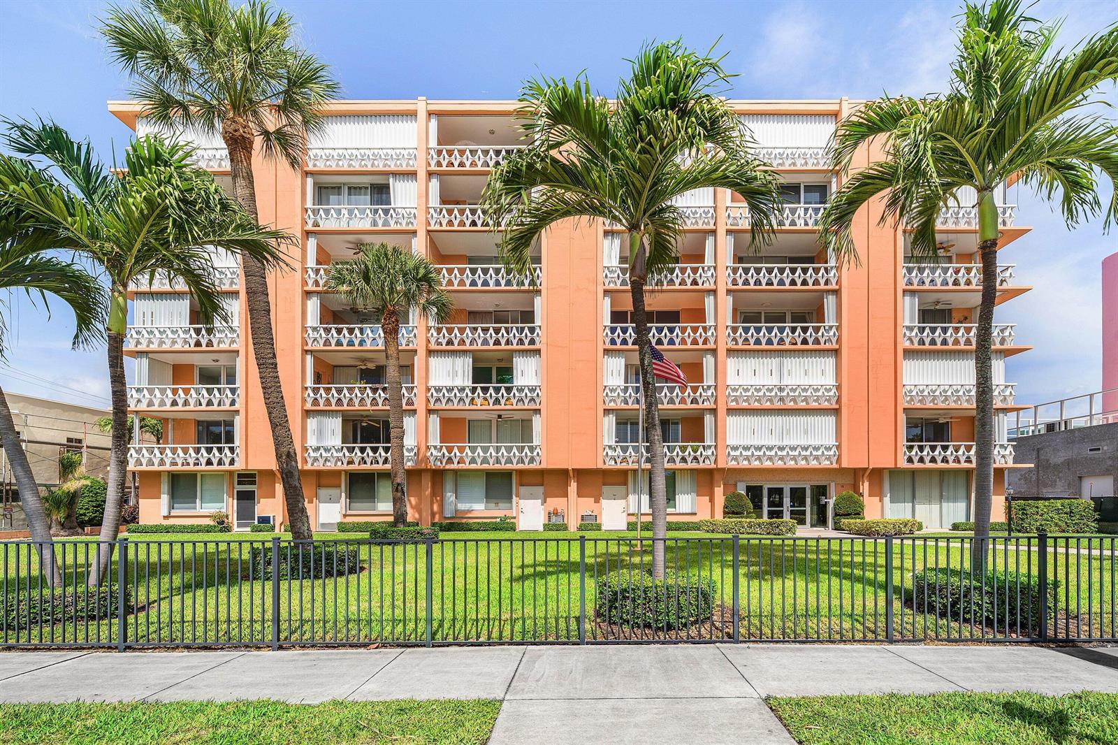 15 S GOLFVIEW Road # 206, FL 33460